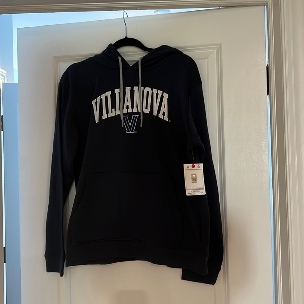 NWT- Villanova Women’s Sweatshirt
